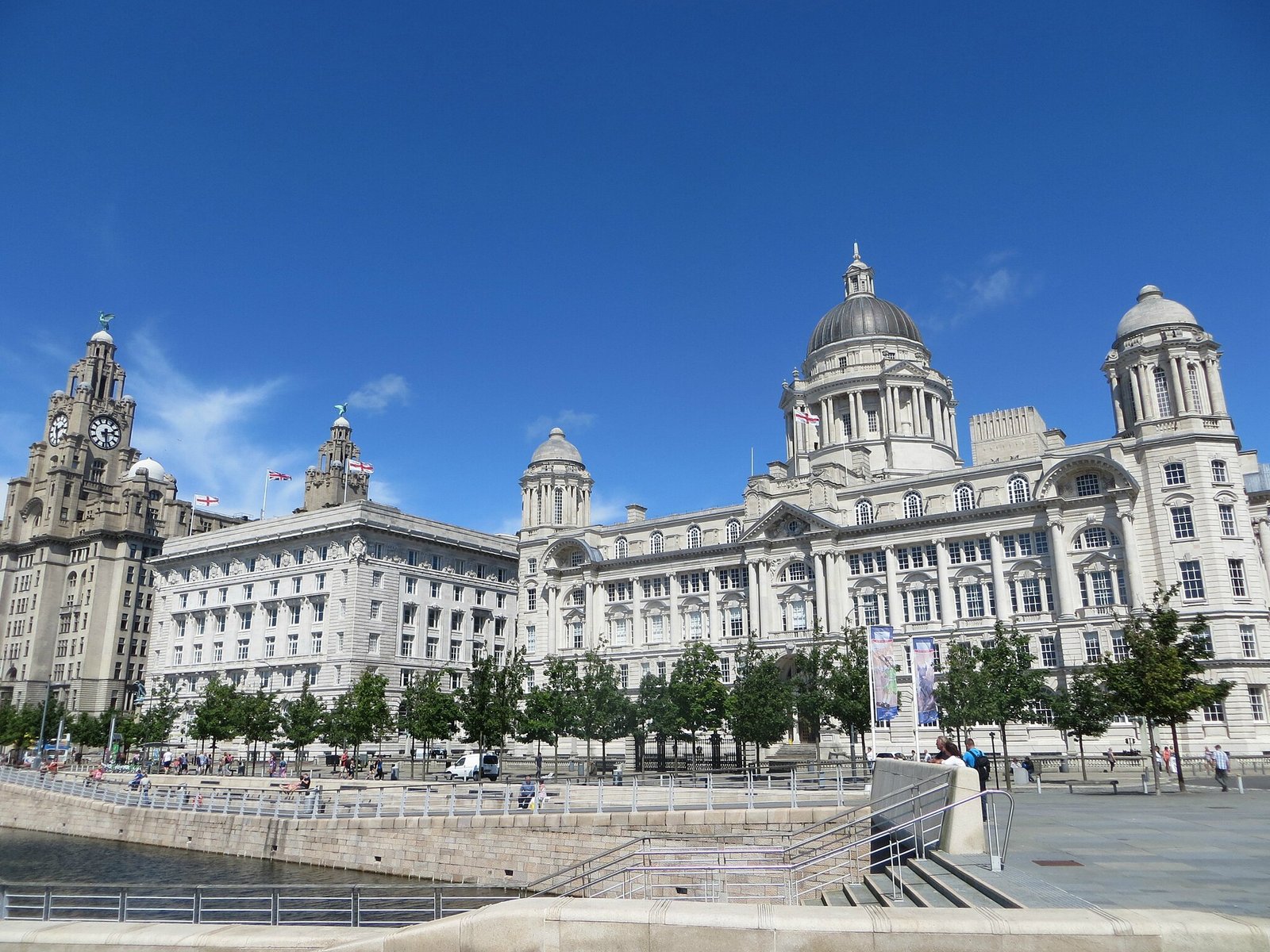 Pier Head e Liver Building ao pôr do sol, Liverpool